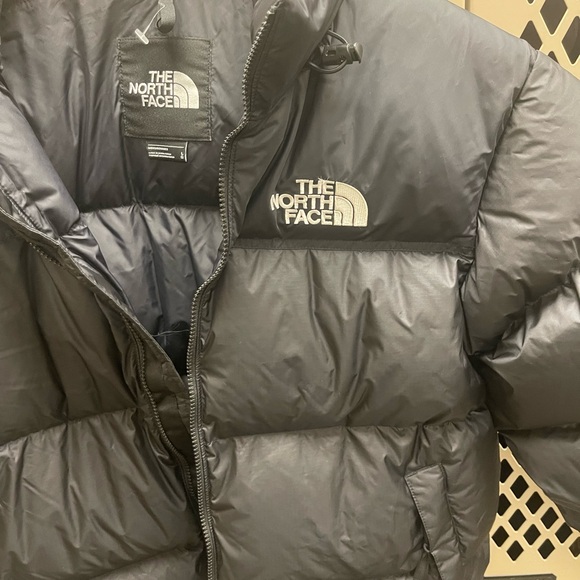 The North Face Black Puffer Jacket - Picture 4 of 6